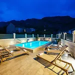 Azzurro- One Bedroom With Terrace And Hot Tub Komolac