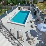 Apartmán Azzurro- One Bedroom With Terrace And Hot Tub Komolac
