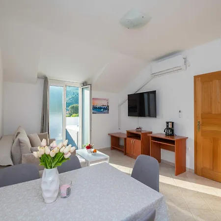 Azzurro- One Bedroom With Terrace And Hot Tub * Komolac
