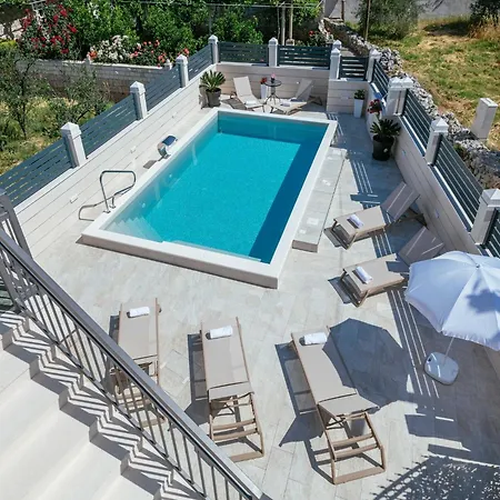 アパート Azzurro- One Bedroom With Terrace And Hot Tub Komolac