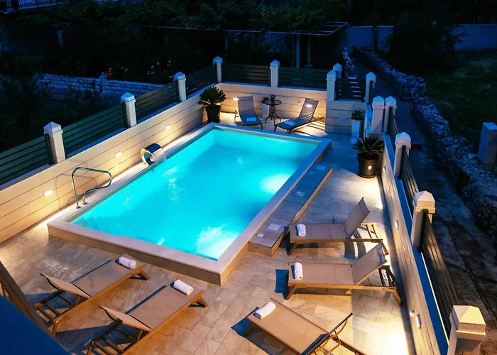 Apartman Azzurro- One Bedroom With Terrace And Hot Tub Komolac