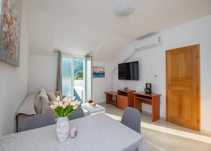 Azzurro- One Bedroom With Terrace And Hot Tub * Komolac