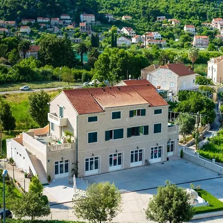 Azzurro- One Bedroom With Terrace And Hot Tub Komolac