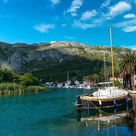 Apartamento Azzurro- One Bedroom With Terrace And Hot Tub Komolac