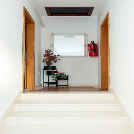 Azzurro- One Bedroom With Terrace And Hot Tub Apartamento Komolac