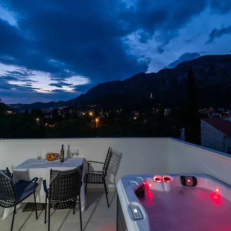 Azzurro- One Bedroom With Terrace And Hot Tub *