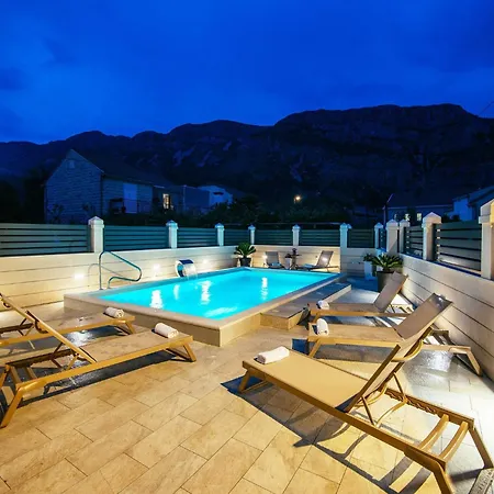 Azzurro- One Bedroom With Terrace And Hot Tub Komolac