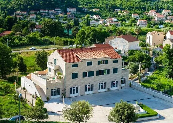 Azzurro- One Bedroom With Terrace And Hot Tub דירה Komolac