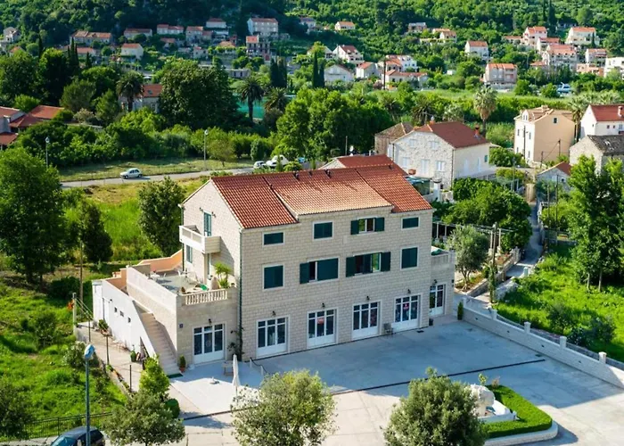 Azzurro- One Bedroom With Terrace And Hot Tub Komolac