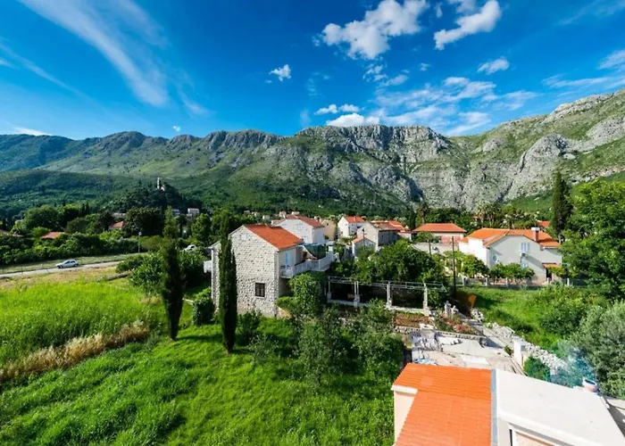 Azzurro- One Bedroom With Terrace And Hot Tub דירה Komolac