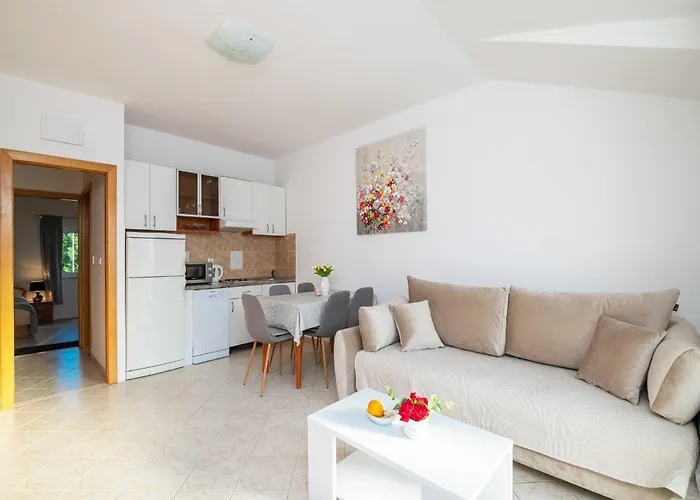 Azzurro- One Bedroom With Terrace And Hot Tub *