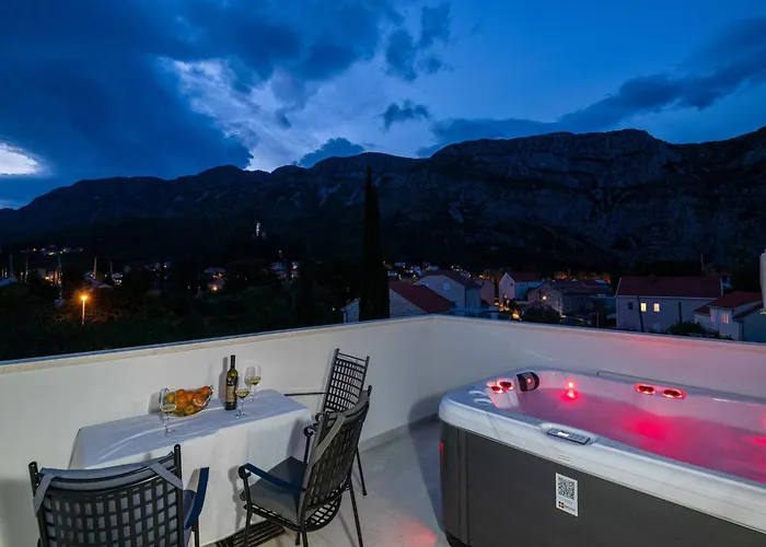 Azzurro- One Bedroom With Terrace And Hot Tub * Komolac