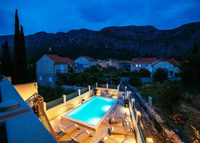 Azzurro- One Bedroom With Terrace And Hot Tub דירה Komolac