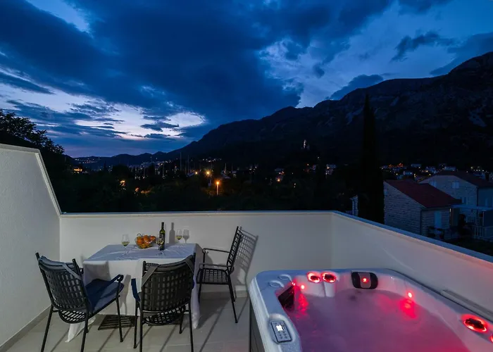 Azzurro- One Bedroom With Terrace And Hot Tub *